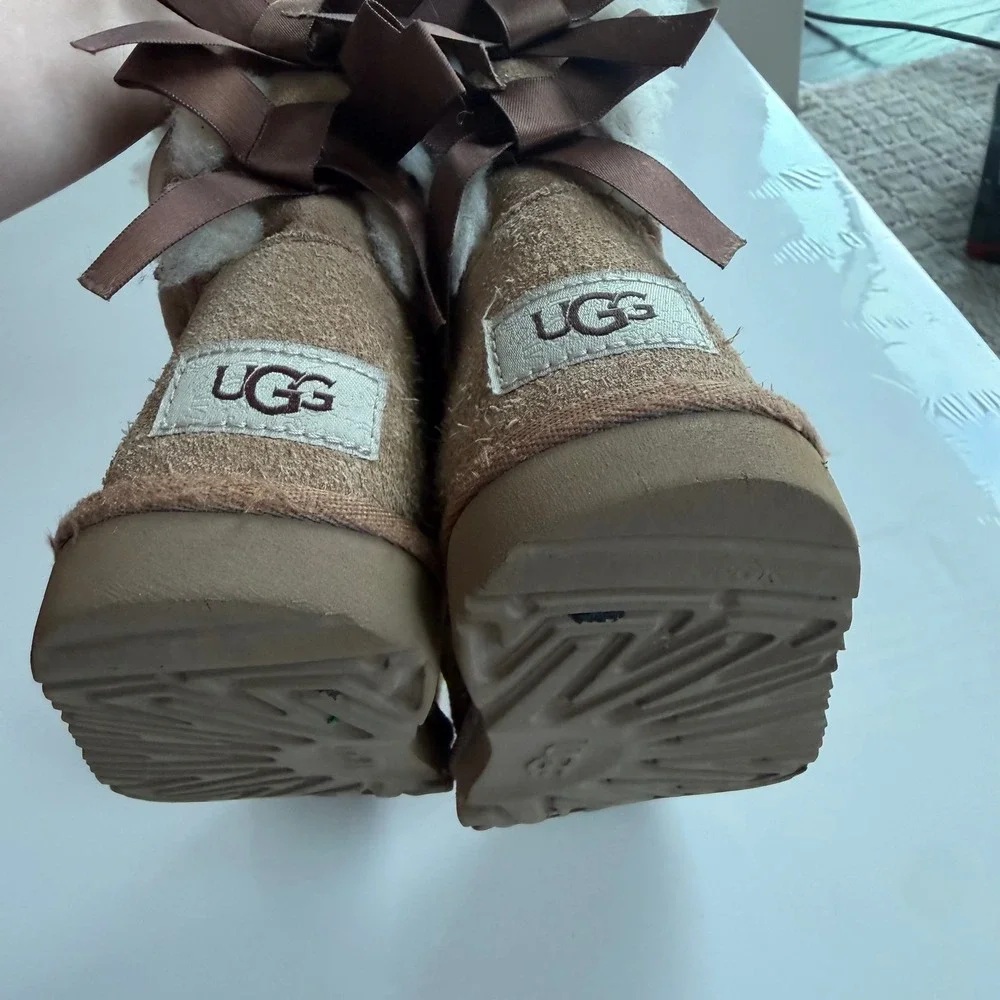 UGG® Bailey Bow II Boot‎ - Toddler / Little Kid - Chestnut Size 11